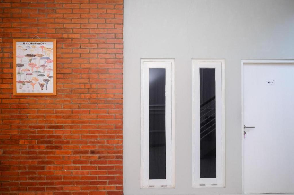 Urbanview @h Jakal By Reddoorz Hotel