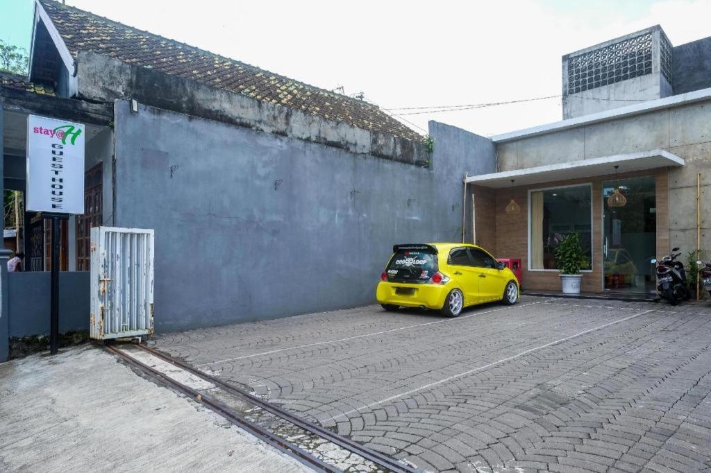 Urbanview @h Jakal By Reddoorz 3* Yogyakarta